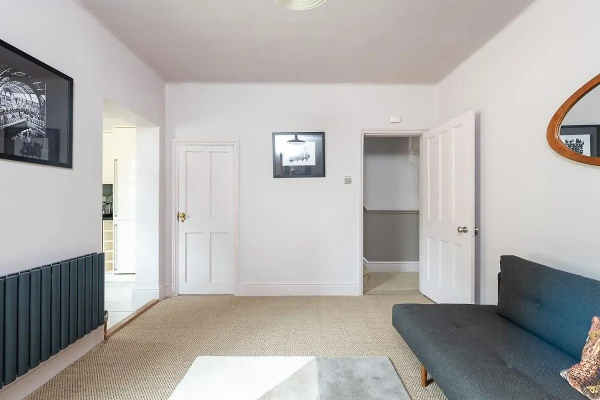 Vila Stylish Victorian 2 Bed Terraced House With Garden Cambridge 0*,  Velká Británie